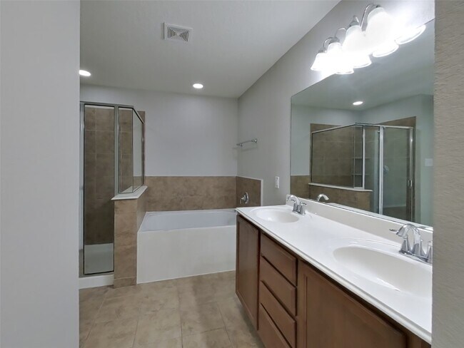 Building Photo - 19325 Cascade Green Ct