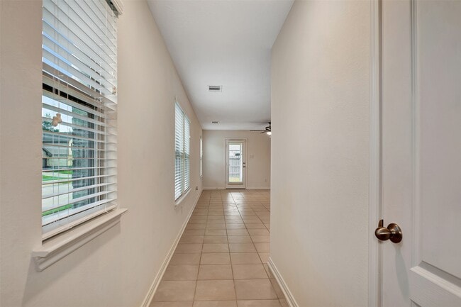 Building Photo - 9403 Castillo Ct