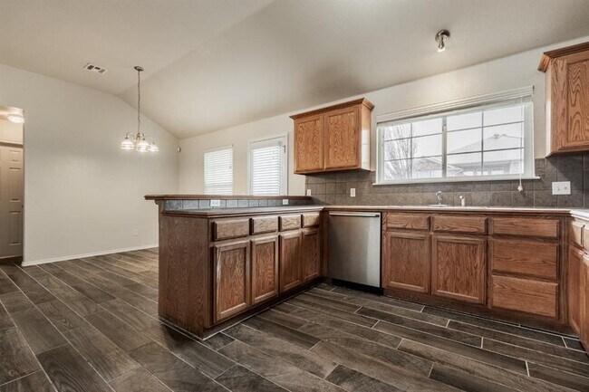 Building Photo - 15937 Katie Ridge Dr