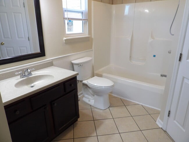 Building Photo - 107 Shannon Ln