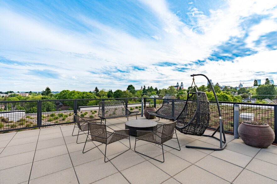 Building Photo - 2207 E Union St