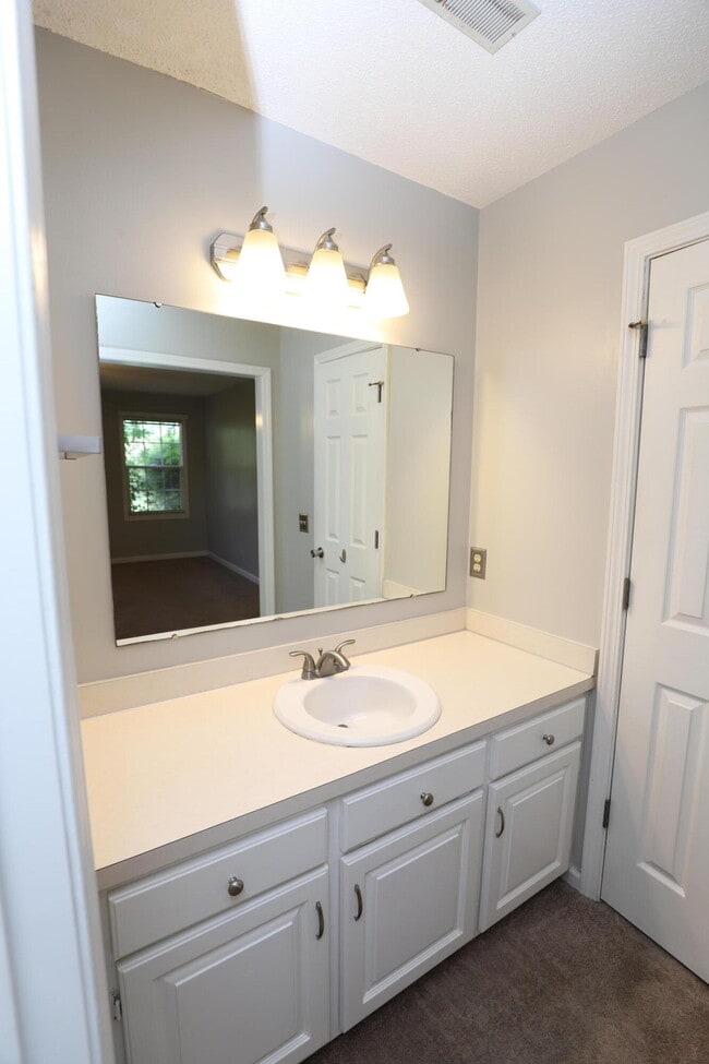 Building Photo - 1450 Morris Way Dr