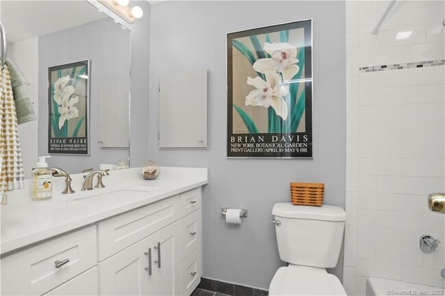 Building Photo - 245 Unquowa Rd