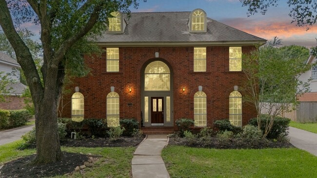 Building Photo - 3214 Richland Dr