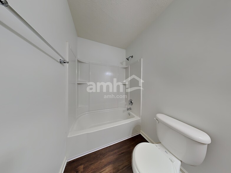 Building Photo - 11424 Long Lake Dr