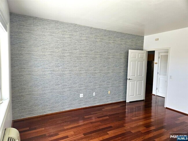 Building Photo - 3104 City Pl