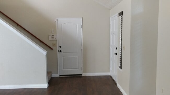 Building Photo - 2-Story home in NE Fresno, Clovis Unified Schools, super clean!