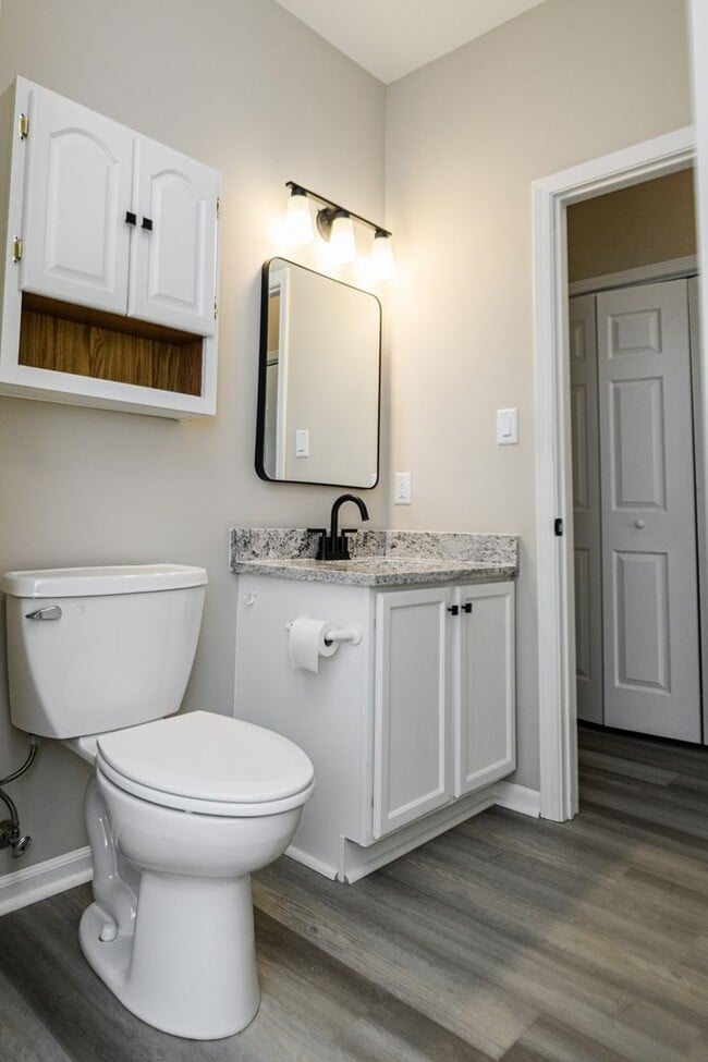 Building Photo - 2 bed 2 bath Ranch Townhouse in Winfield
