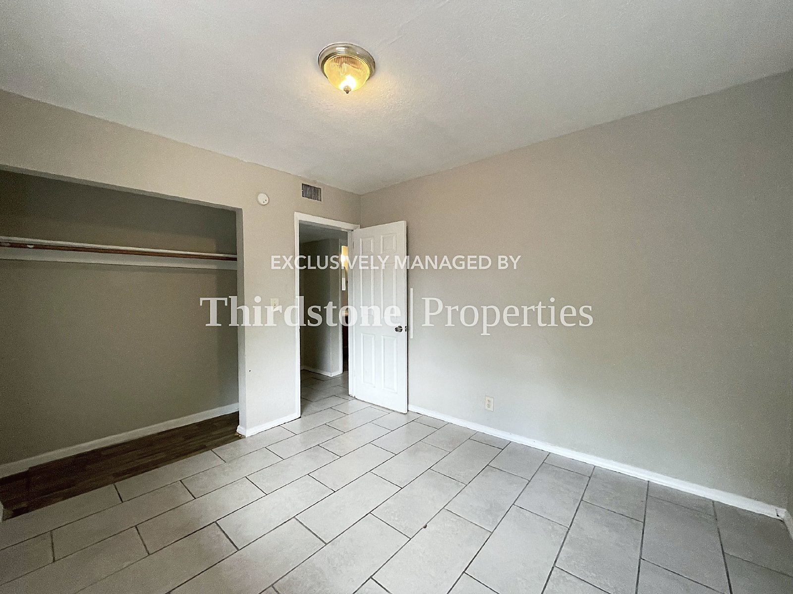 Building Photo - 1437 W 26th St