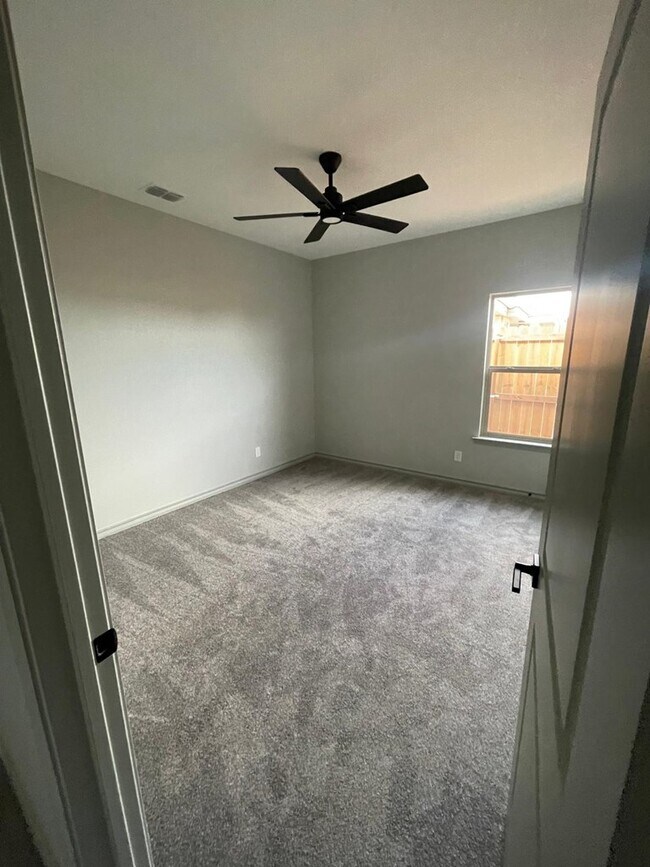 Building Photo - 8642 Fortuna Ct