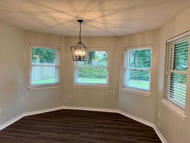 Building Photo - 4633 Ridge Pointe Dr