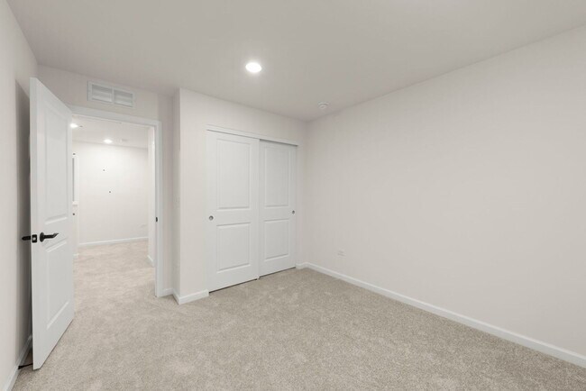 Building Photo - 2727 Lawlor Ln