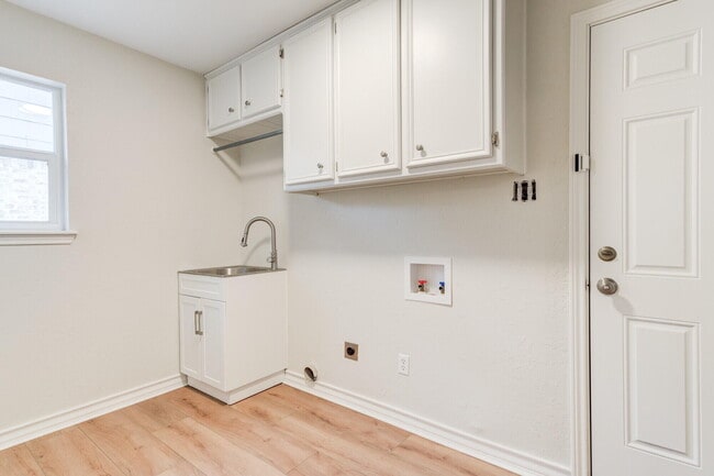 Building Photo - 5309 77th St