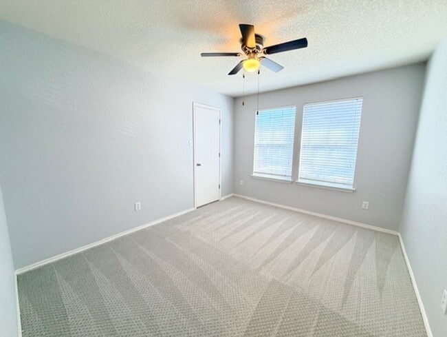 Building Photo - Nice 4 bedroom 2 story Home - Near Sea World / Potranco Rd