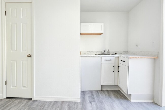 Building Photo - 3633 Rock Royal Dr