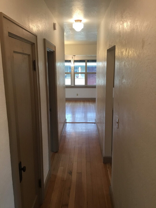 Building Photo - 3 Bedroom Duplex in Whiteaker Neighborhood