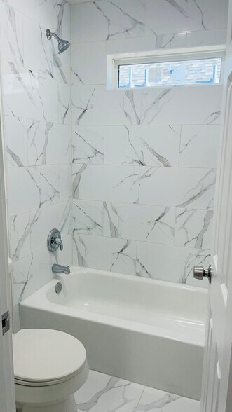 Building Photo - 8414 Sandra St