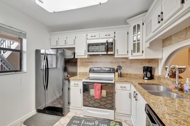 Building Photo - 7101 Golf Colony Ct