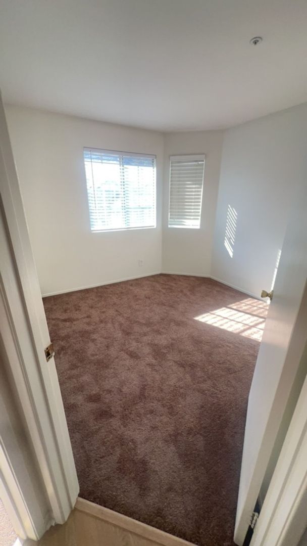 Building Photo - Southridge 4bed 2bath Beauty!