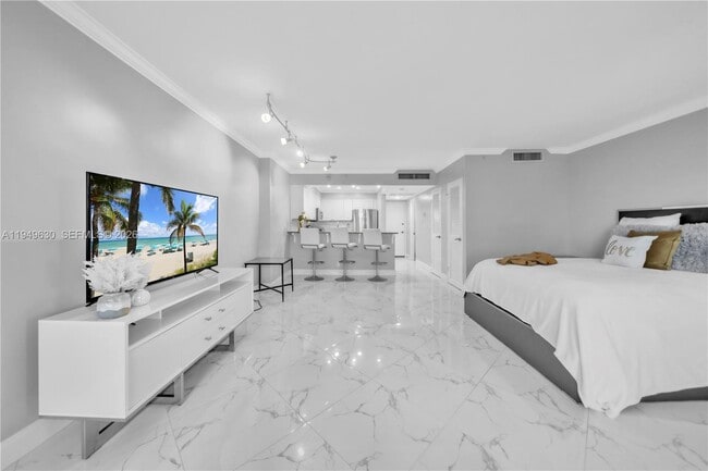 Building Photo - 2501 S Ocean Dr