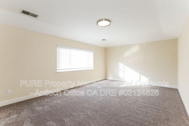 Building Photo - 5208 Rainwood Way