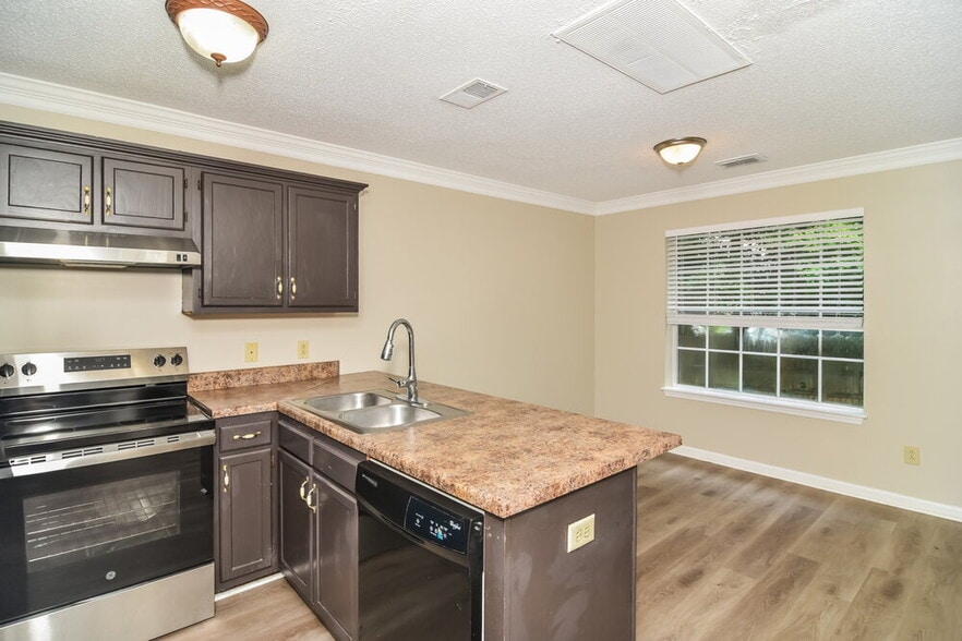 Building Photo - 432 Cedar Park Cir