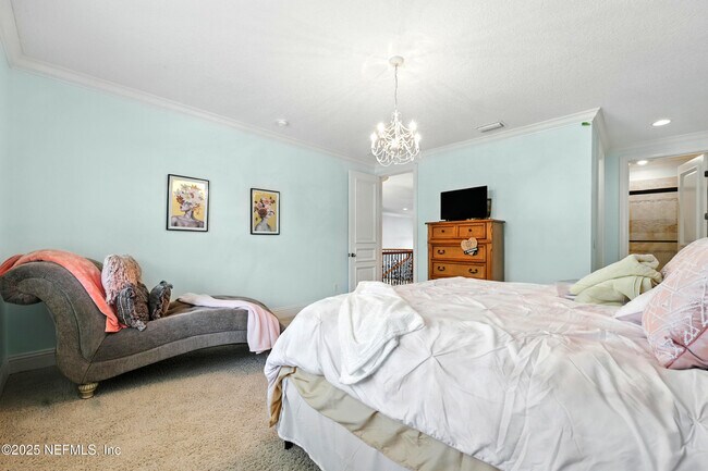 Building Photo - 2061 Crown Dr