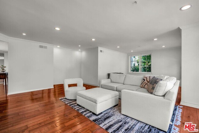 Building Photo - 10555 Ashton Ave