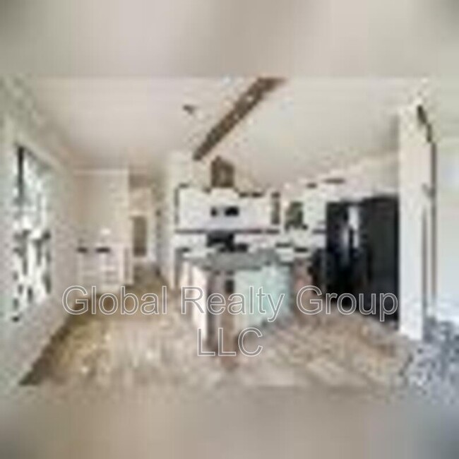 Building Photo - 470 Private 1523