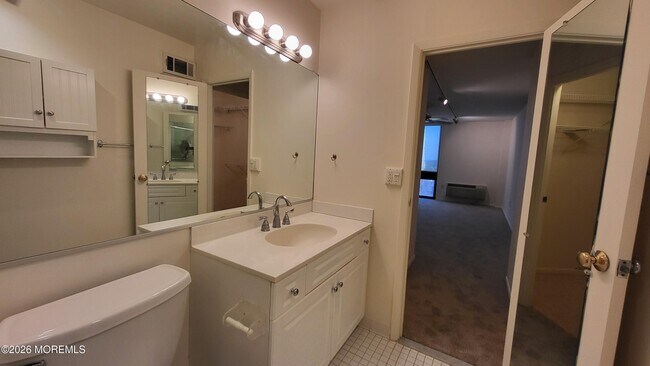 Building Photo - 1 Channel Dr