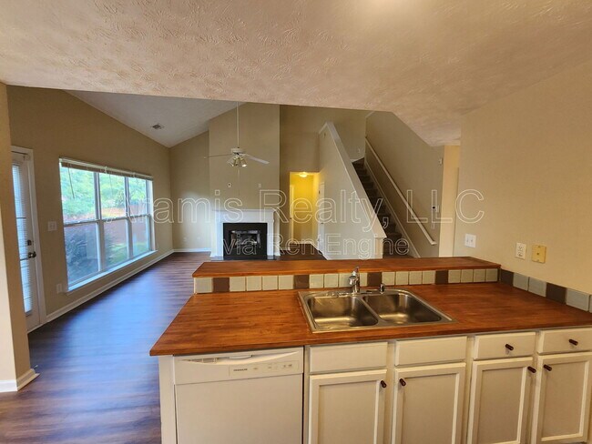Building Photo - 1624 Oak Trace Cir