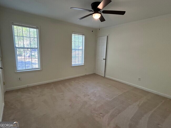 Building Photo - 745 Country Manor Way