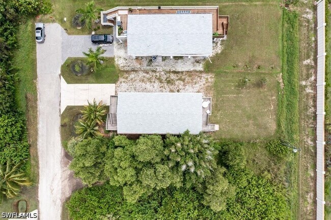 Building Photo - 3260 Woodside Ave