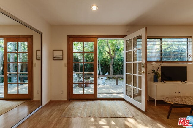 Building Photo - 4450 Alla Rd