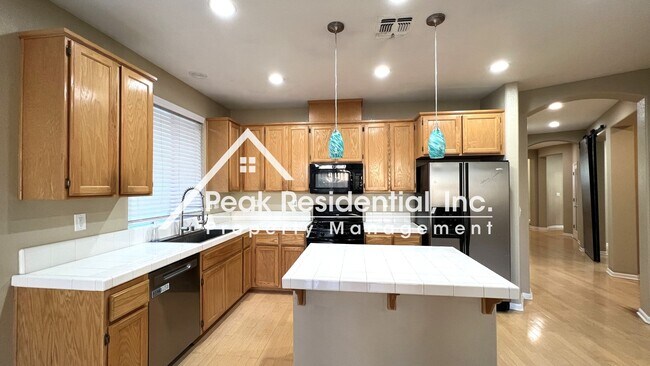 Building Photo - Wonderful Elk Grove 3bd/2ba Home with 2 Car Garage!