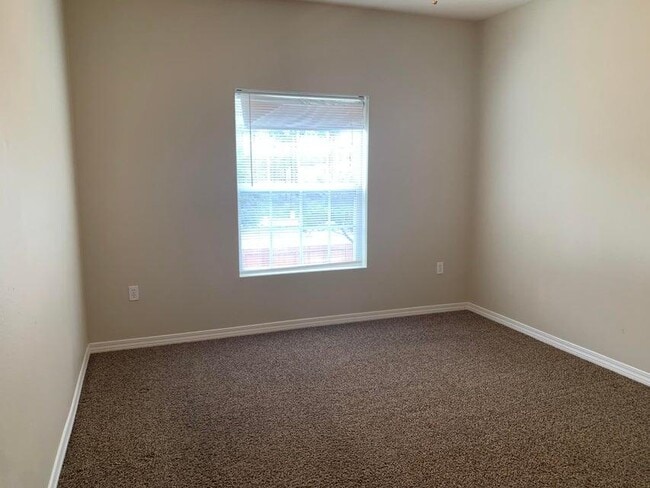 Building Photo - 1545 Bentley Cir