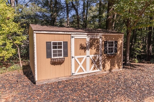 Building Photo - 310 Bent Grass Dr