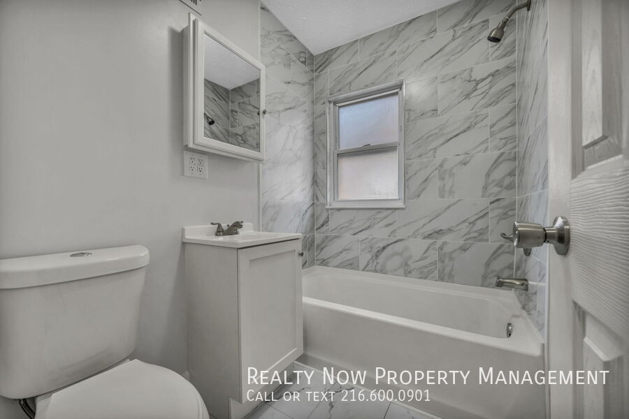 Building Photo - 3241 Sycamore Rd