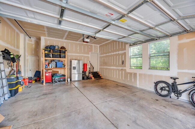 Building Photo - 35 E 150 N