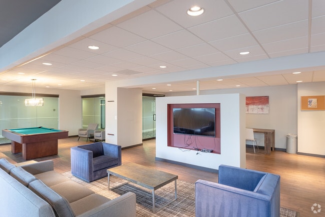 Residents Lounge - Colesville Towers Apartments