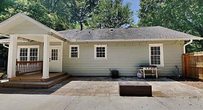 Building Photo - 40 3rd Ave SE