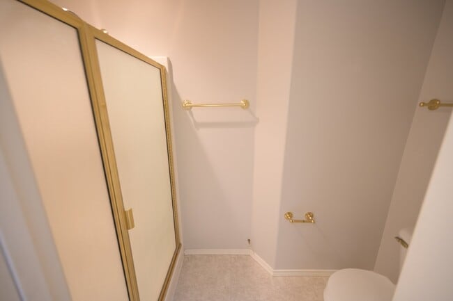 Building Photo - 2 bed + office, 2 bath, 2 car garage condo...