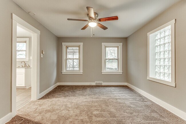 Building Photo - Renovated 3 Bed, 1 Bath Home in Swissvale - Covered Porch, Large Backyard - Available Now!
