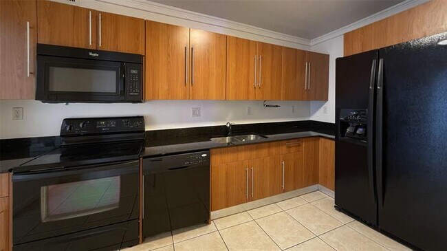 Building Photo - 3001 S Ocean Dr