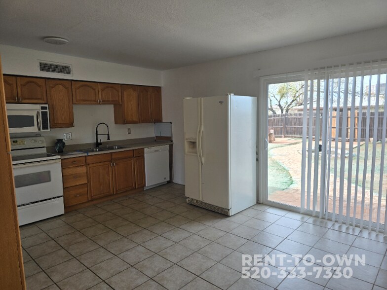 Building Photo - 15965 N Forecastle Ave