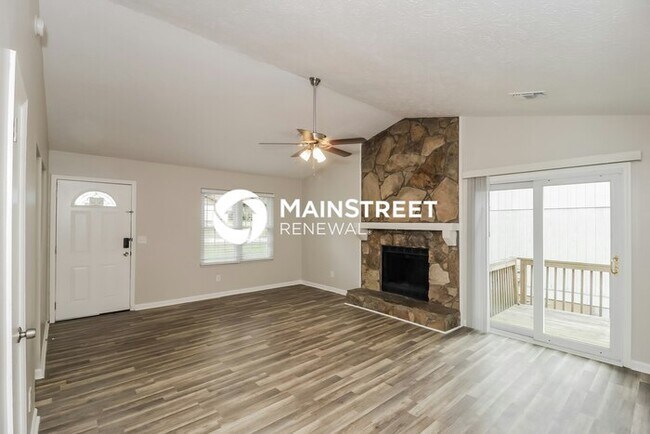Building Photo - 3 Bedroom Pet-Friendly Home in Kennesaw, GA with Main Street Renewal