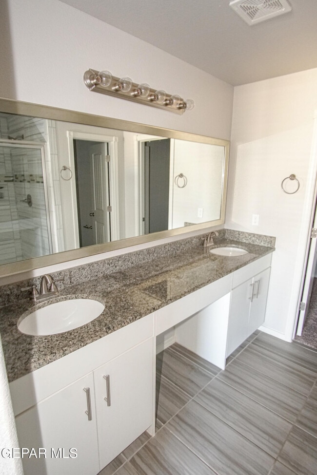 Building Photo - 14740 Charles Foster Ave