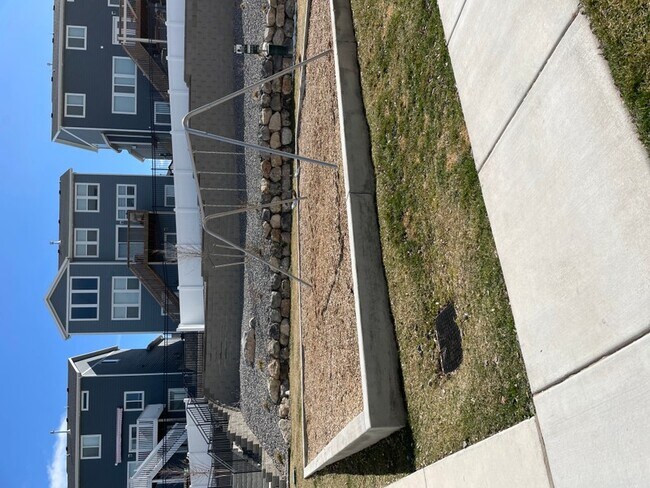 Building Photo - 9353 N