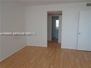 Building Photo - 2025 NE 164th St