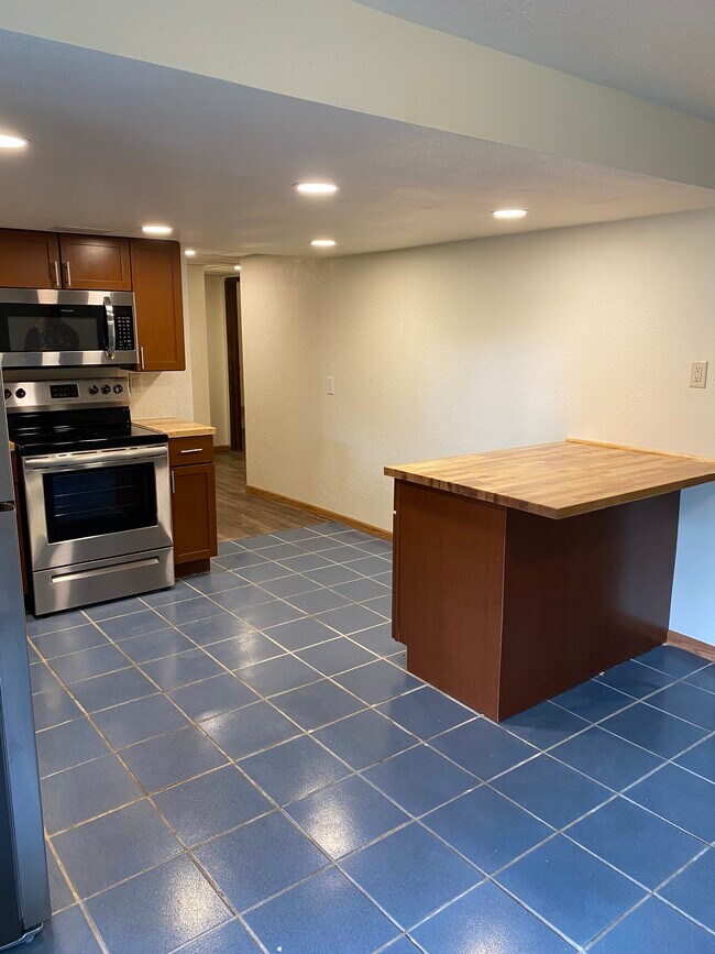 Building Photo - W7647 N Star Rd